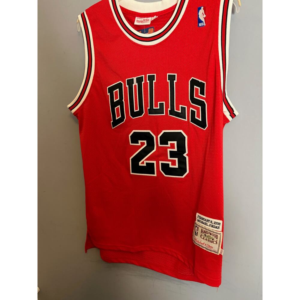 Michael Jordan Chicago Bulls Hardwood Classics Jersey Size44NWT (1998 Throwback)
